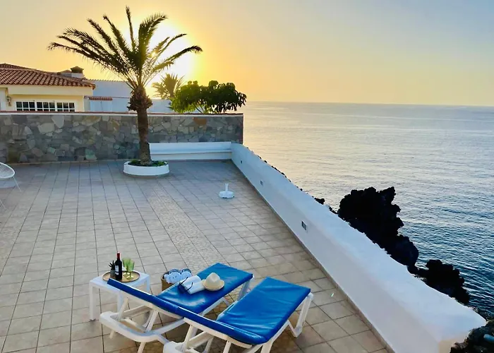 Villa Beachfront And Pool